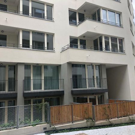 Luxury Apartment With Private Garden 布拉格 外观 照片