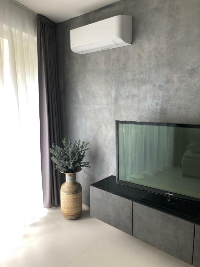 Luxury Apartment With Private Garden 布拉格 外观 照片