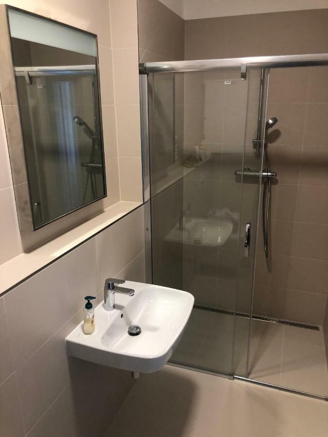 Luxury Apartment With Private Garden 布拉格 外观 照片