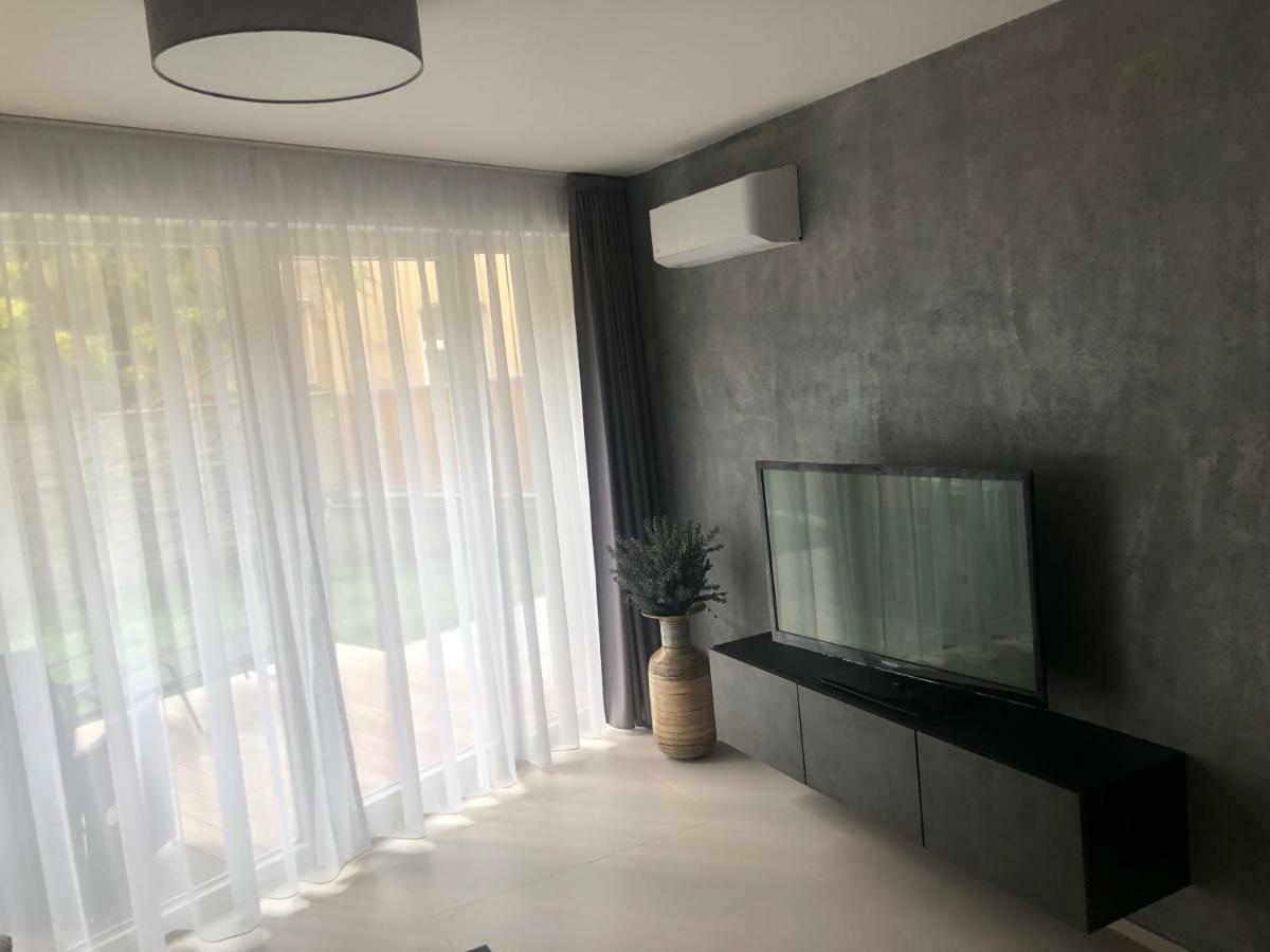 Luxury Apartment With Private Garden 布拉格 外观 照片