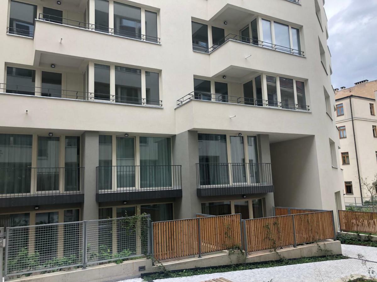 Luxury Apartment With Private Garden 布拉格 外观 照片