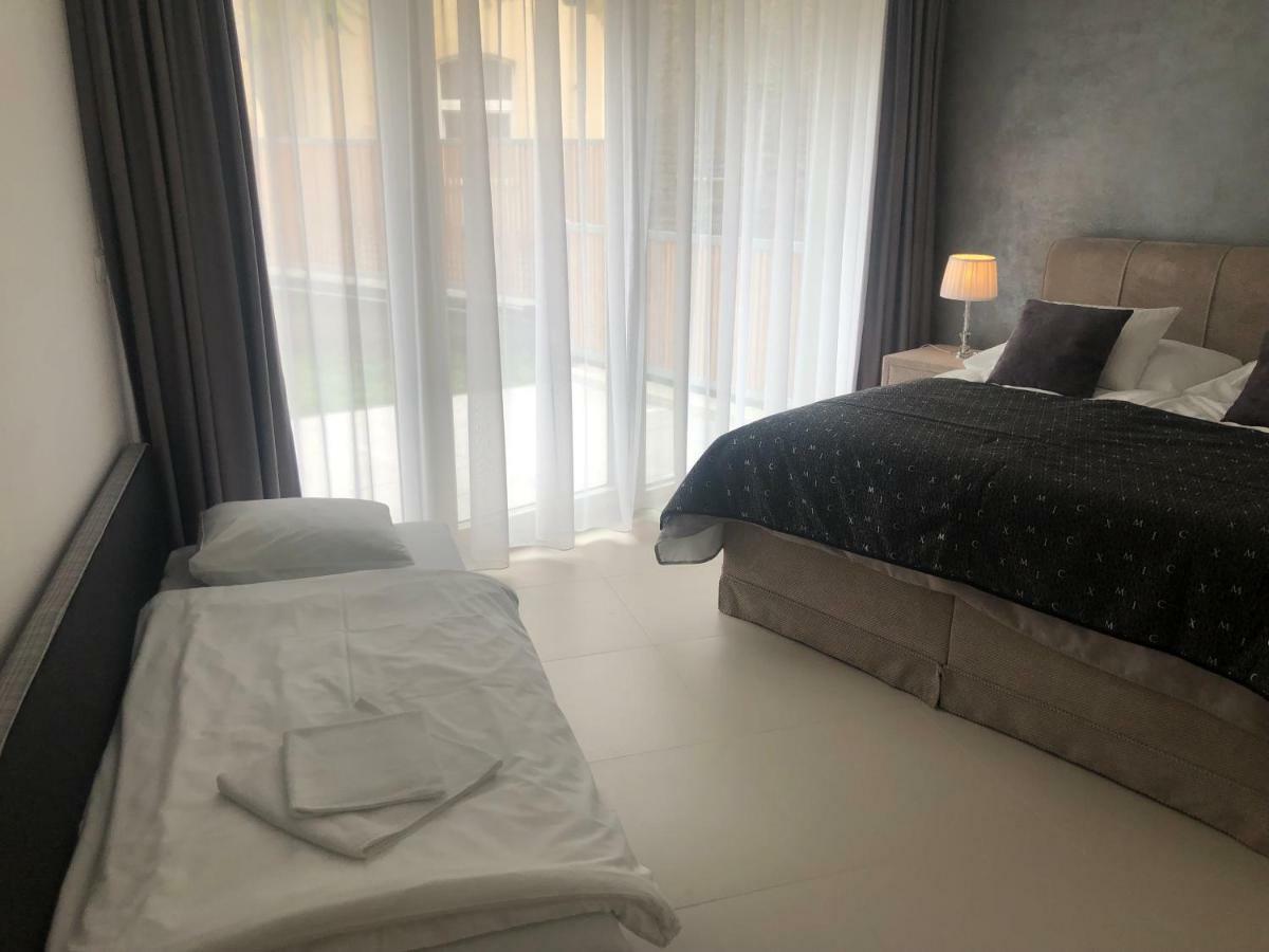 Luxury Apartment With Private Garden 布拉格 外观 照片